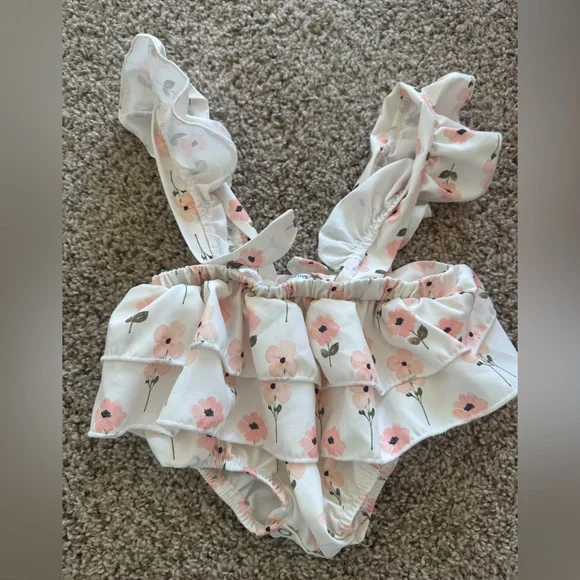 Charming Floral Ruffle Bodysuit - Picture 2 of 4